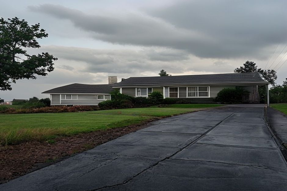 Sealcoated driveway
